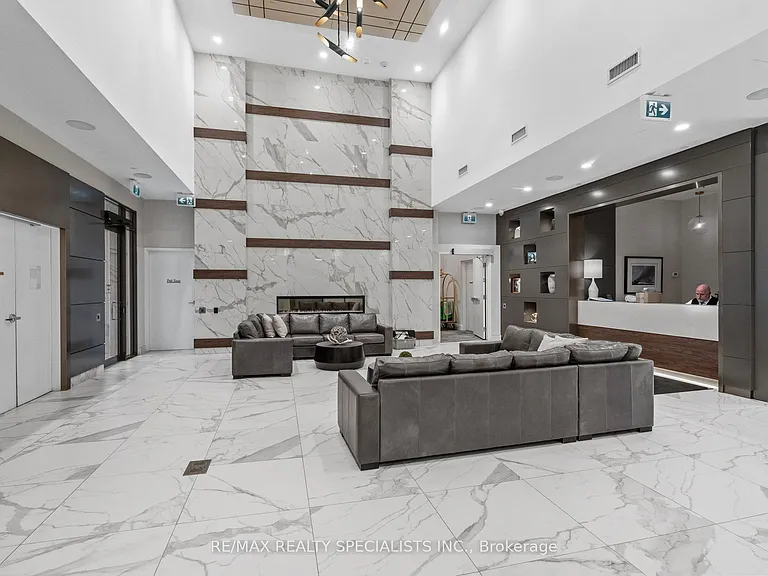 1050 Main St E #718 — Photo 38