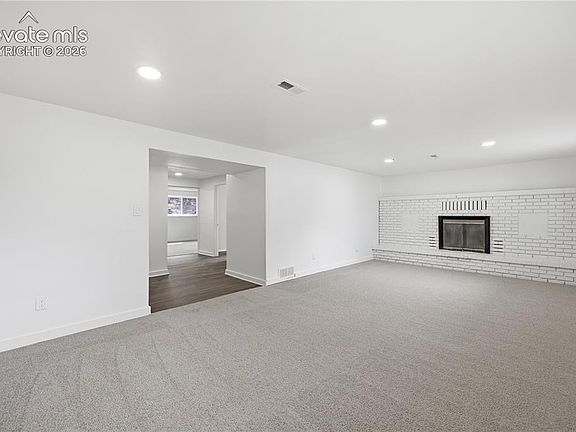 3rd image of 724 Squire St