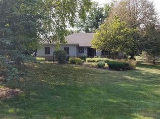 10293 E Hickory Ridge Dr, Rochelle, IL 61068