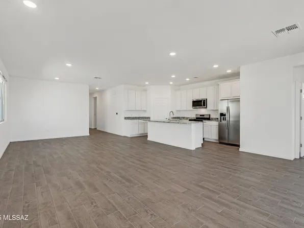 10104 S Arnold Ranch Ct, Vail, AZ 85641