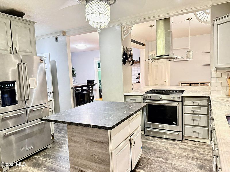 3rd image of 1304 Baker Avenue