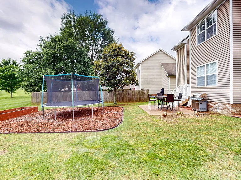 2259 Dewey Dr — Photo 34