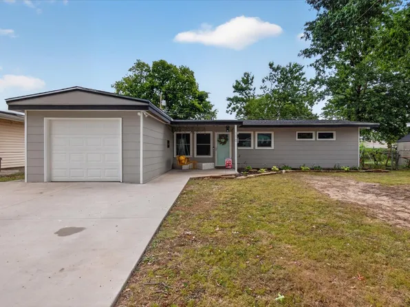 110 Mulberry Ln, Bartlesville, OK 74003