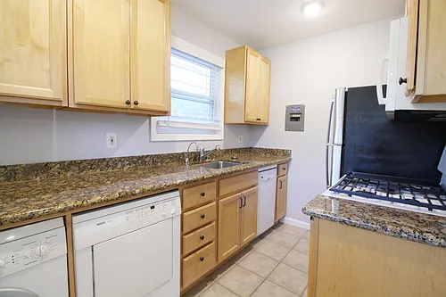 2288 Williams St Photo 1