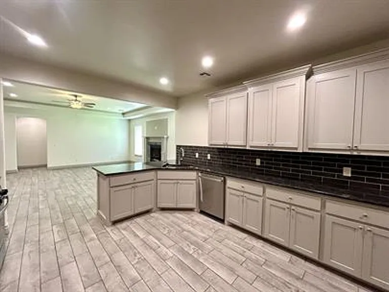 13132 NE Jaguar Ln — Photo 11