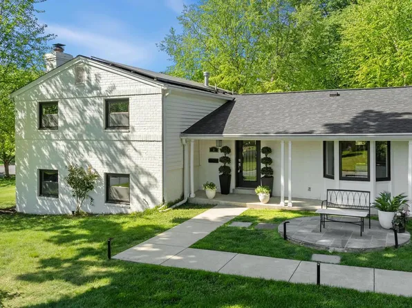 2 Orleans Ter, Kensington, MD 20895