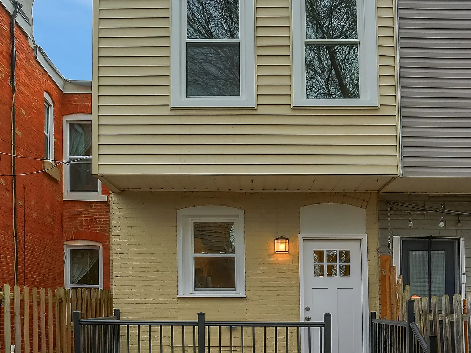 3 bed, 1.5 bath, 1488 sqft, $2,300 — Photo 3