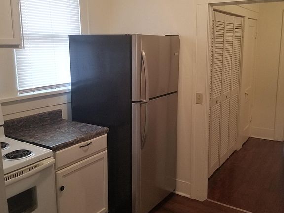 2nd image of 711 Brown St APT A