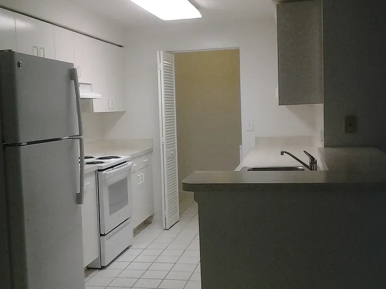 The Mirage Apartments — Photo 73