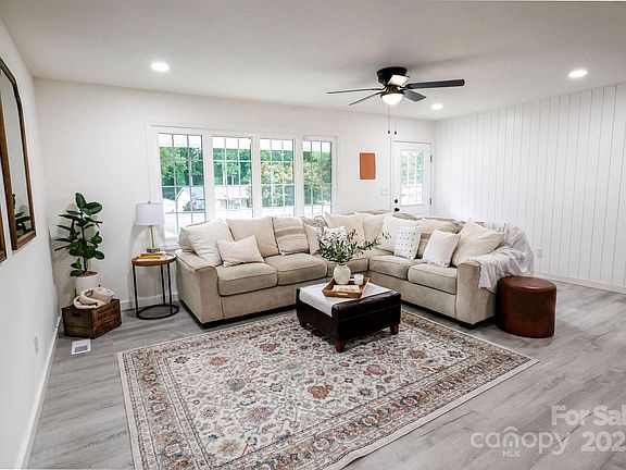 5th image of 2518 Cove Creek Dr