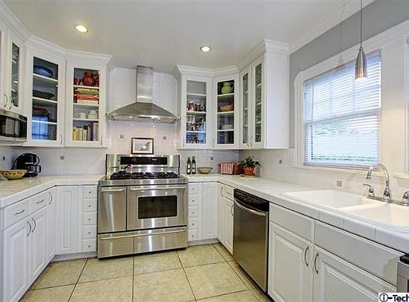 3rd image of 3308 Fair Oaks Ave
