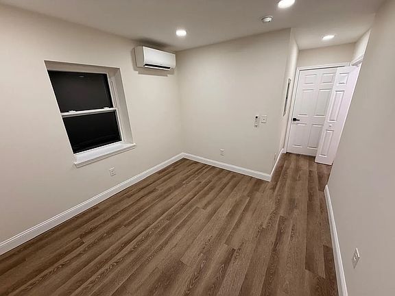 3rd image of 538 Clinton Springs Ave #1