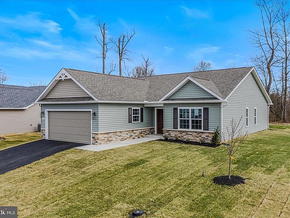 4th image of 15 Boothbay Dr