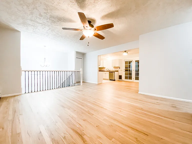 5033 Pineridge Ave — Photo 5