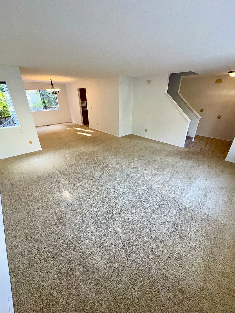 Spacious 4-Bedroom Mountain Park Home with A/C, Fenced Yard & 2-Car Garage — Photo 3