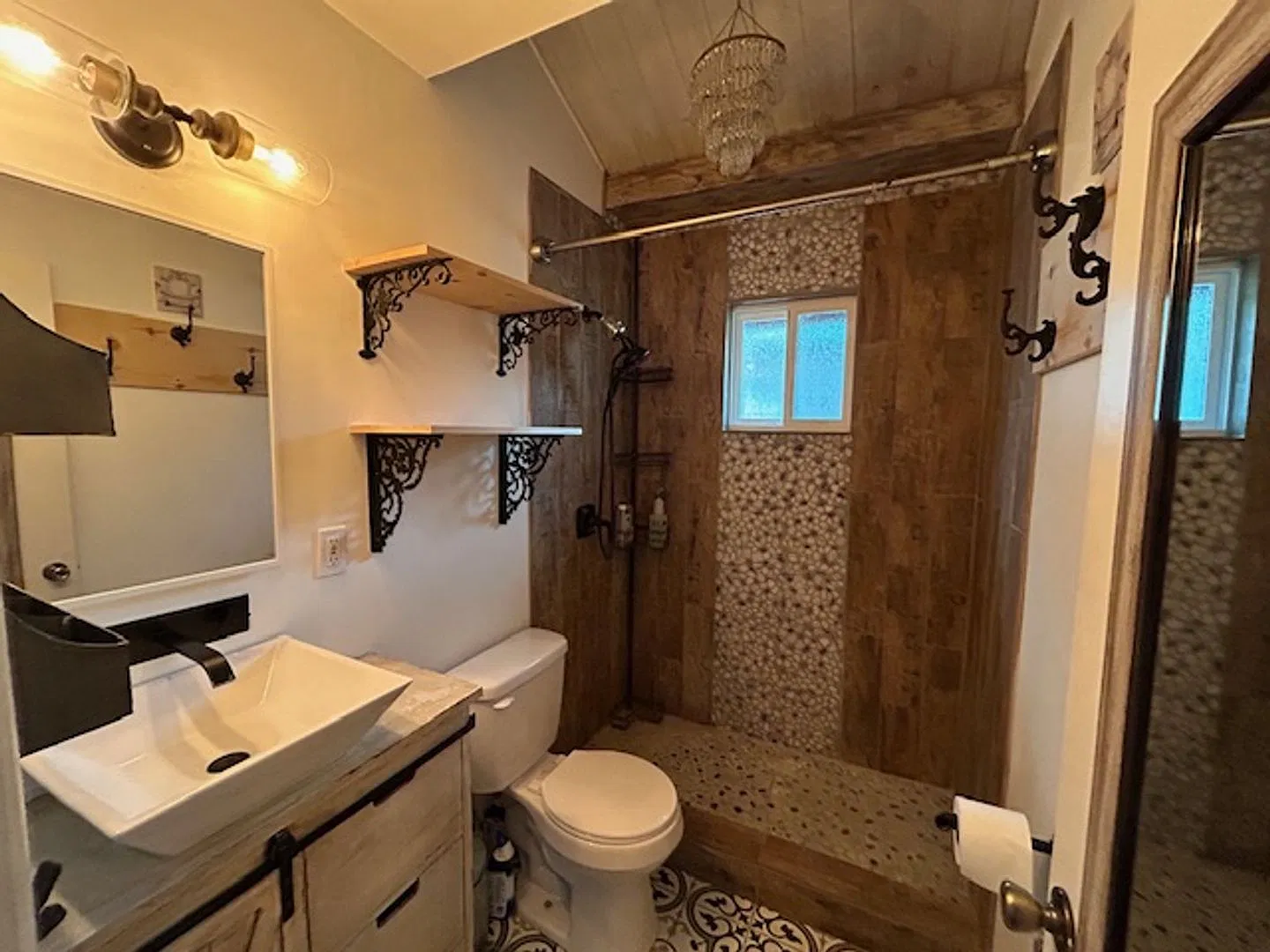 1 Bedrooms with laundry — Photo 4