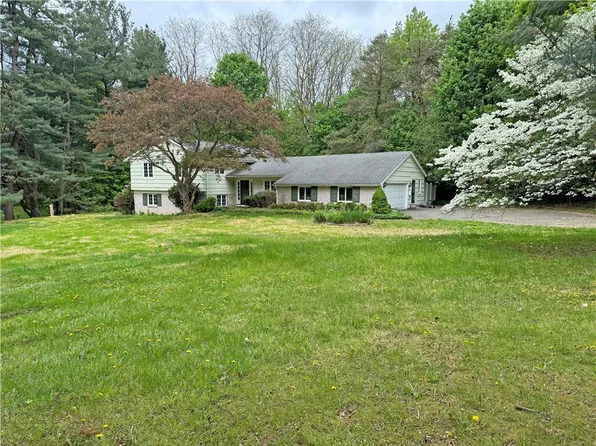 41 Washington Rd, Pittsford, NY 14534