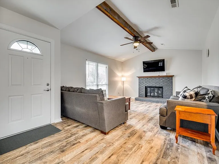 10932 Copperfield Dr — Photo 2
