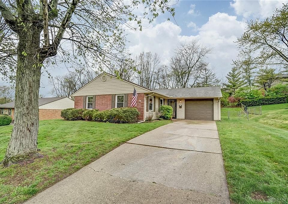 1st image of 211 Moore Dr