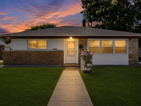 17044 Burnham Ave, Lansing, IL 60438