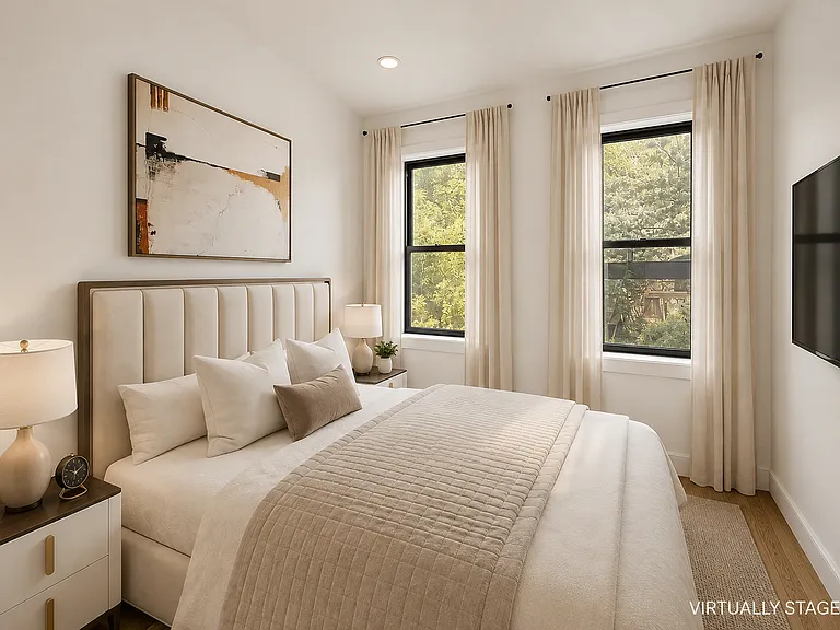 1879 Linden St #1R — Photo 2