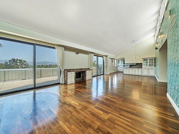 5th image of 4460 Wilshire Blvd APT 703