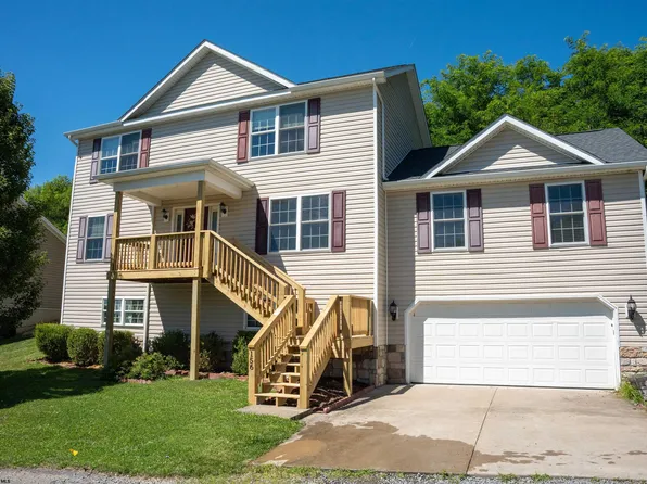 156 Auburn Dr, Morgantown, WV 26501