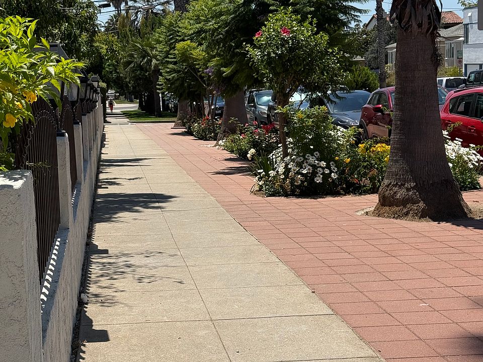 Sidewalk garden along Ideho Ave.