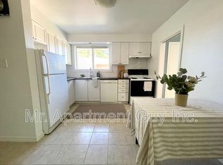 6 Southlea Dr, Hamilton, ON L9C 3Z7