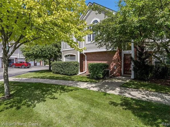 56112 Troon Dr N, Utica, MI 48316