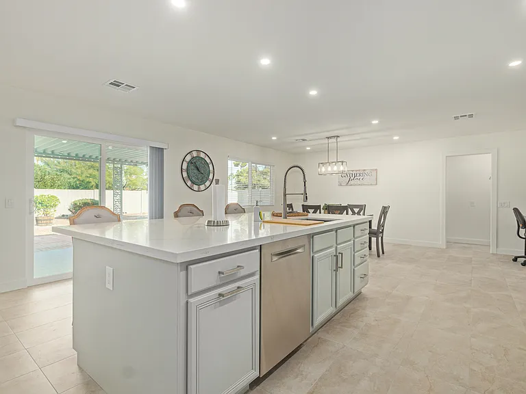 9830 W Evergreen Dr — Photo 5