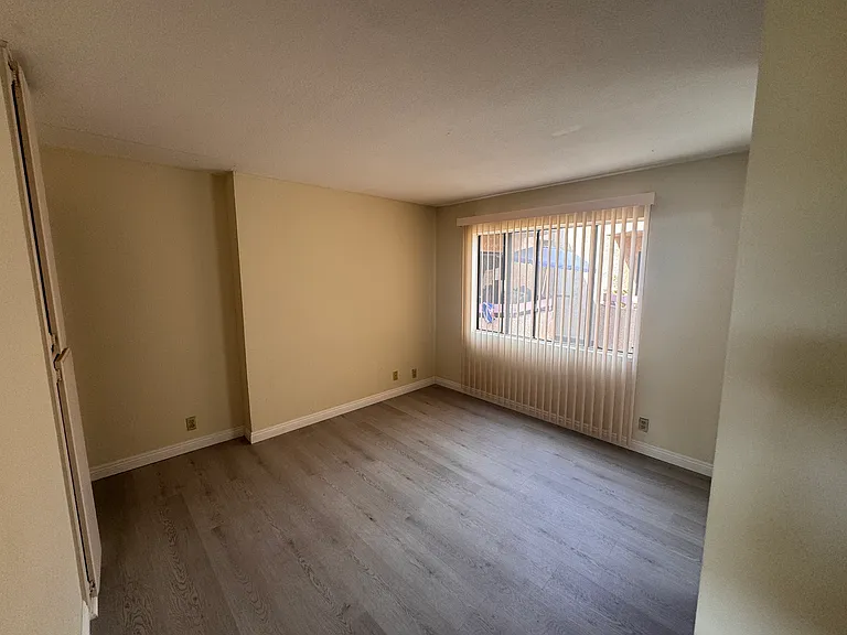 720 Orange Grove Ave #16 — Photo 3