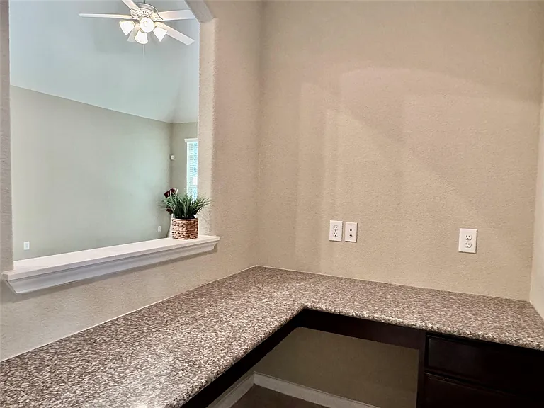 6418 Burgess Heights Ln — Photo 13