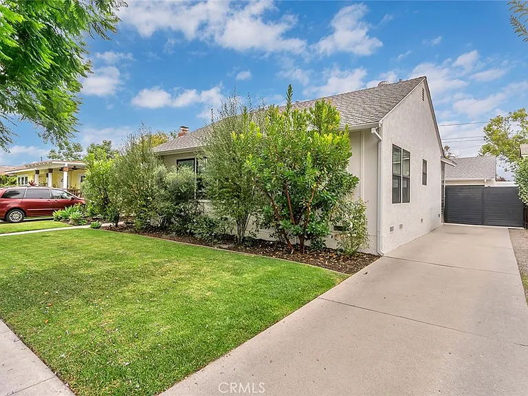 3220 Iroquois Ave — Photo 5