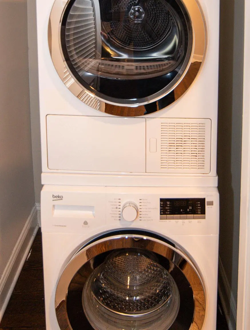 Studio, 400 sqft, $1,070 — Photo 4