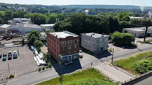 197 S Leonard St Photo 1