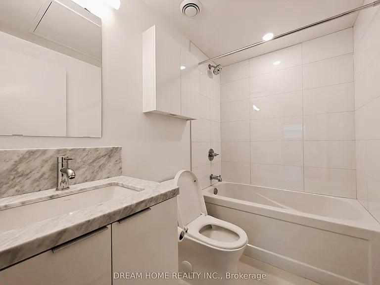 238 Simcoe St #3604 — Photo 10