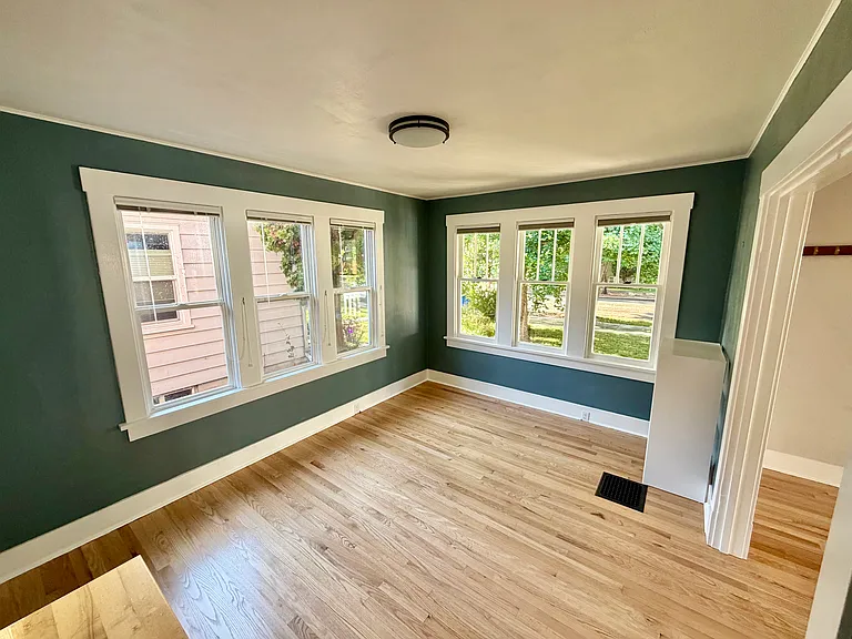 2419 W Regan Ave — Photo 9