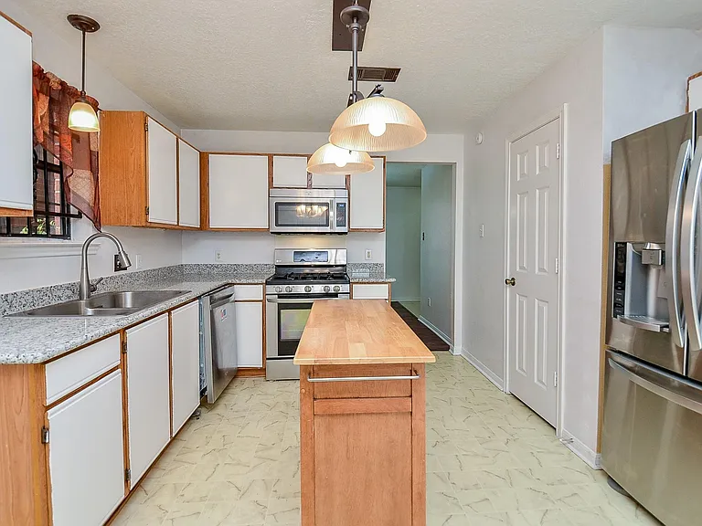 13837 Purplemartin St — Photo 10