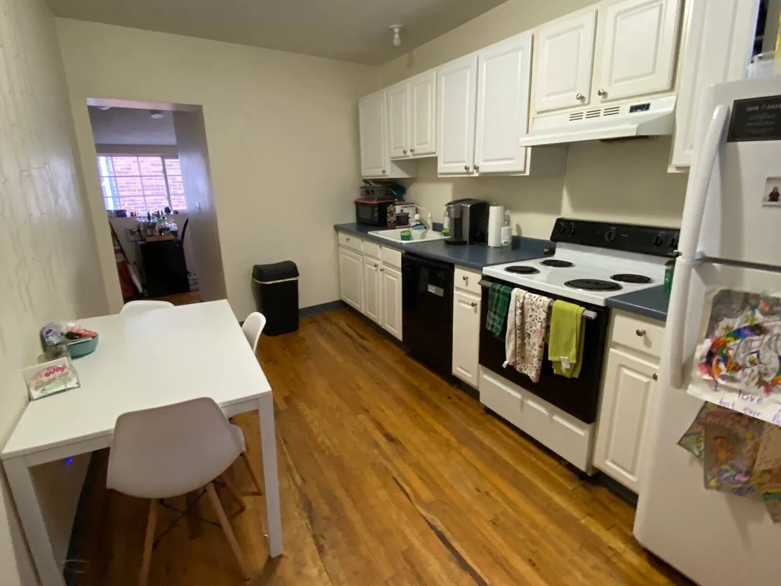 3 bed, 999 sqft, $4,500 — Photo 4