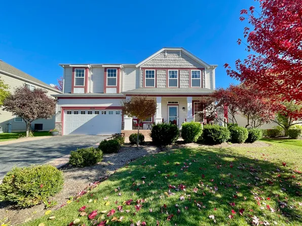 1055 Christine Ln, Antioch, IL 60002