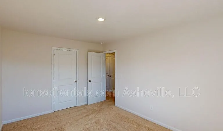 354 Tavernier Ln — Photo 23