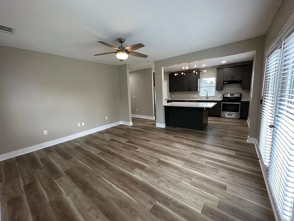 Building Photo - 873 Monroe Dr NE #2