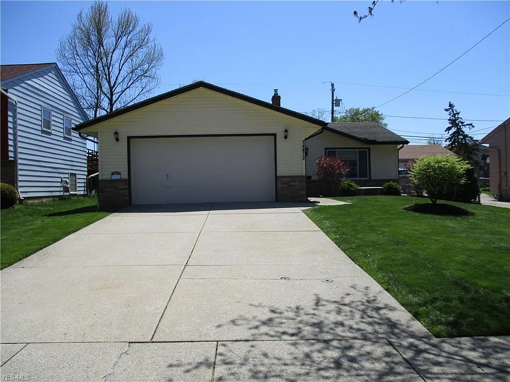 14872 Janice Dr photo 1