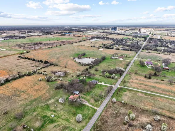 2305 Rodeo Rd, Durant, OK 74701