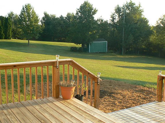 4th image of 303 Wildwood Dr