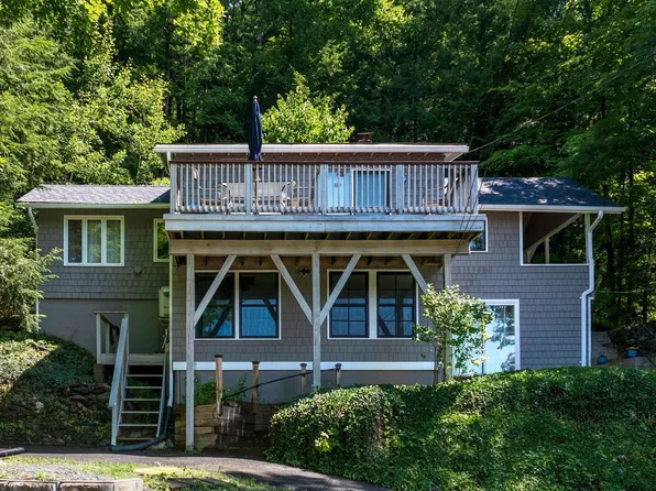 136 Buckland Rd, Ashfield, MA 01330