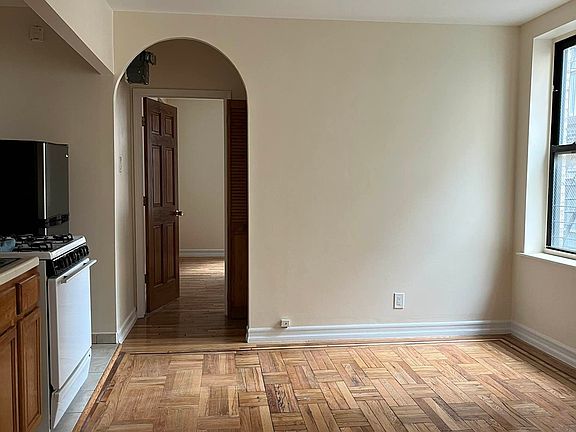 2nd image of 10 Adrian Ave #2G