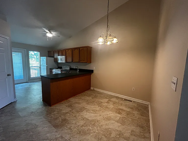 92 Steeplechase Ln #92 — Photo 4