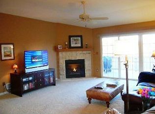 2700 Kingfisher Ct, Waukesha, WI 53189